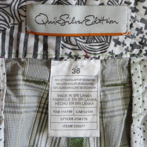 Quicksilver* Men's 1.5" Belt‎ Loop Multipocketed Plaid Bermuda Shorts~ Size 36 - Picture 3 of 14